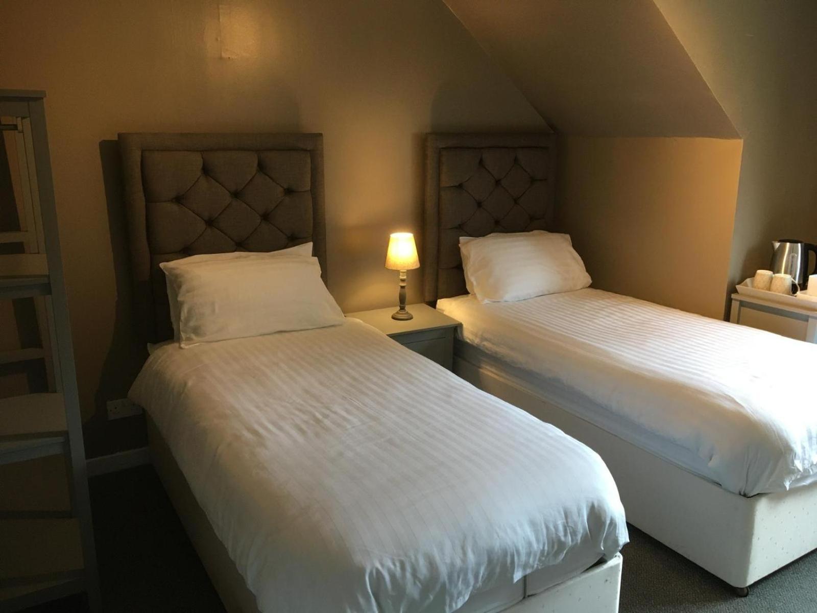 Highland Bridge Hotel Spean Bridge Eksteriør billede
